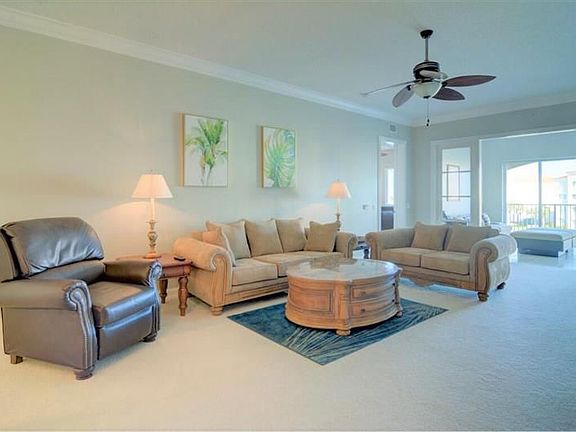 3rd image of 17 Harbour Isle Dr #305