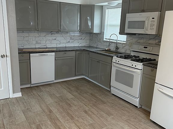 3rd image of 3135 Caralee Dr