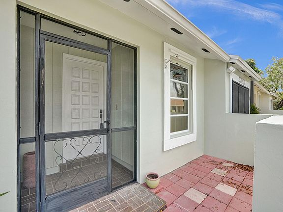 5th image of 5380 Lakewood Circle #B