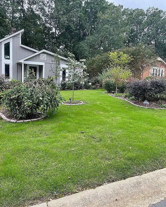 2nd image of 808 Pinewood Dr