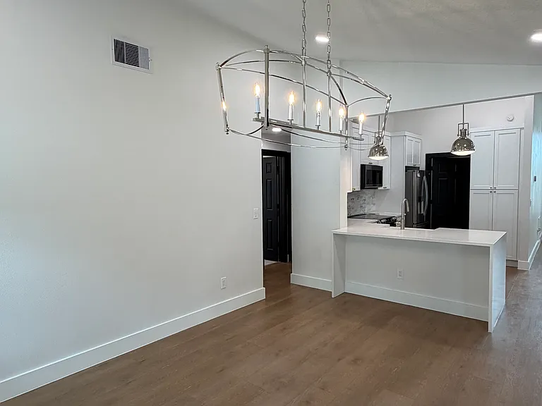 10769 Oak Glen Cir — Photo 15