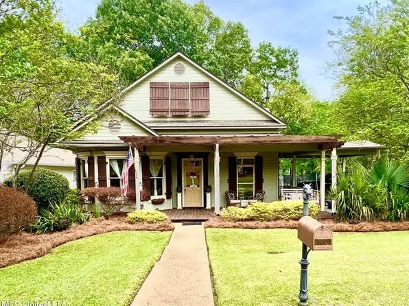 100 Broadfoot Cir, Ridgeland, MS 39157