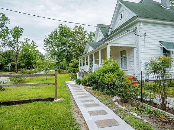 2nd image of 111 Laurel Street