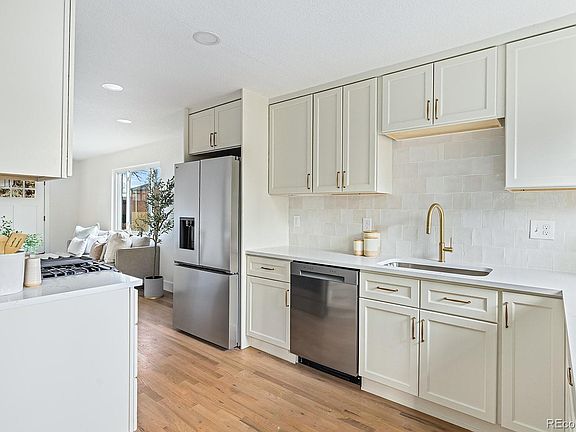 5th image of 766 Dahlia Street