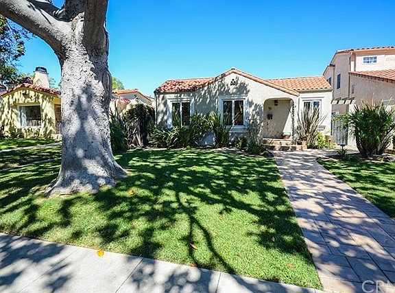 2nd image of 1512 Acacia Ave