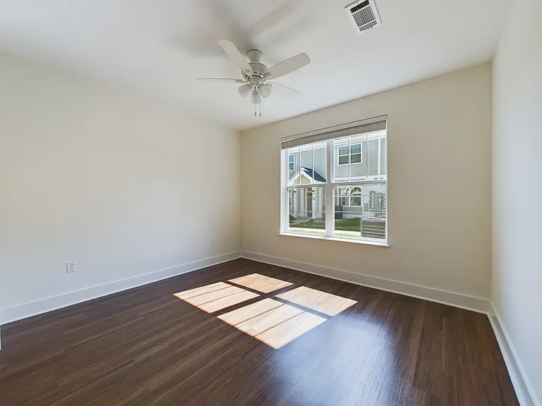 Hickory Cottages Apartment Homes — Photo 53