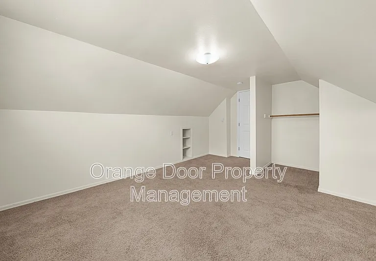 834 S 72nd St — Photo 22
