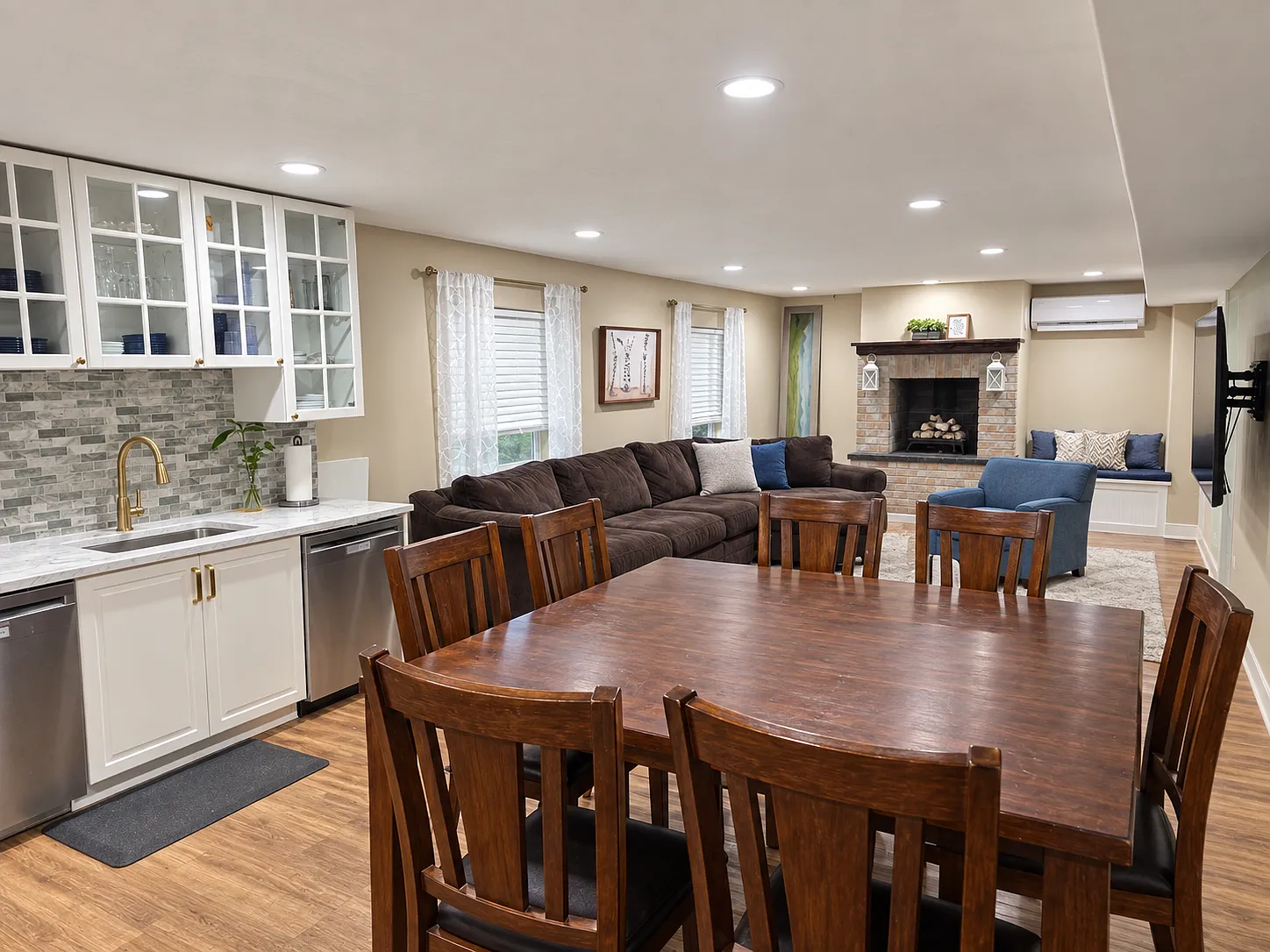 3 bed, 1600 sqft, $2,300 — Photo 2