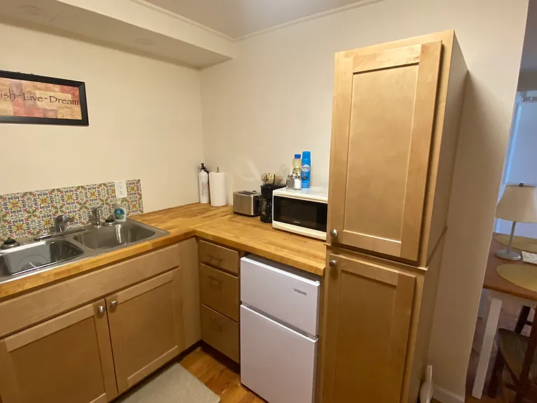 3 Elaine Dr — Photo 1