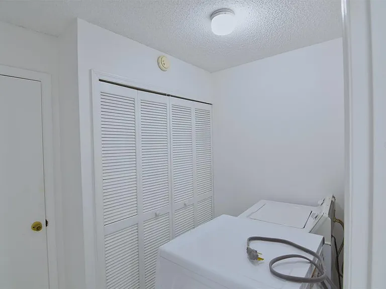 72 Lakepointe Cir — Photo 30