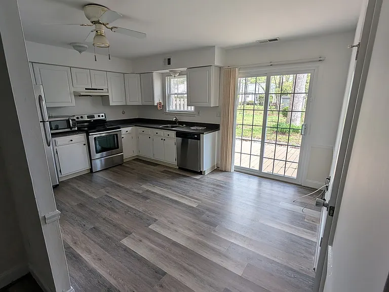2517 Devonshire Ct — Photo 5