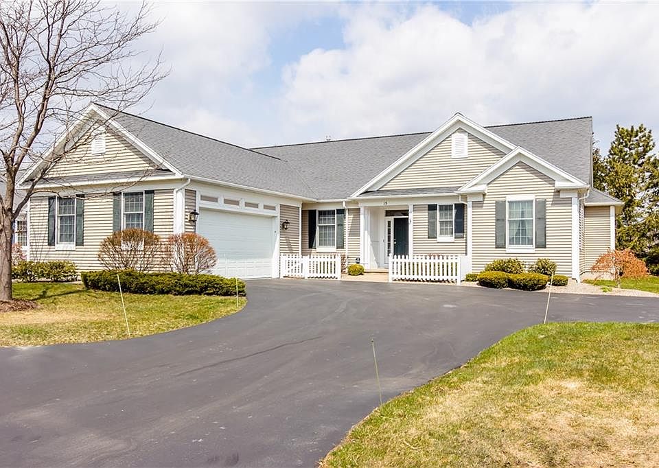 1st image of 15 Oakfield Way