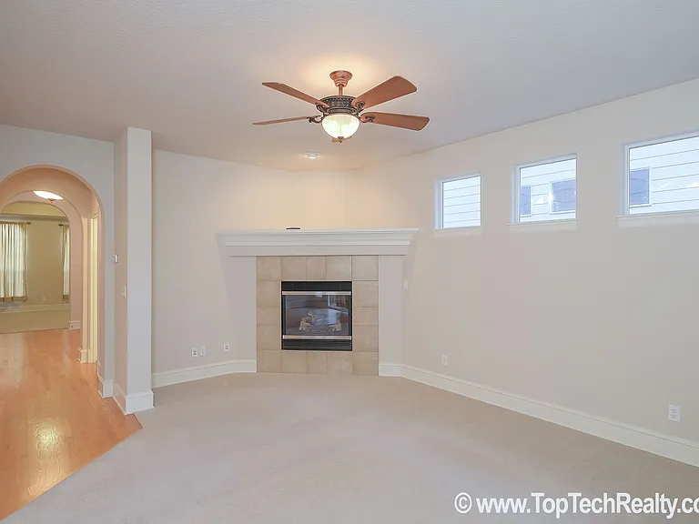 12750 NW Alsace Ln — Photo 8