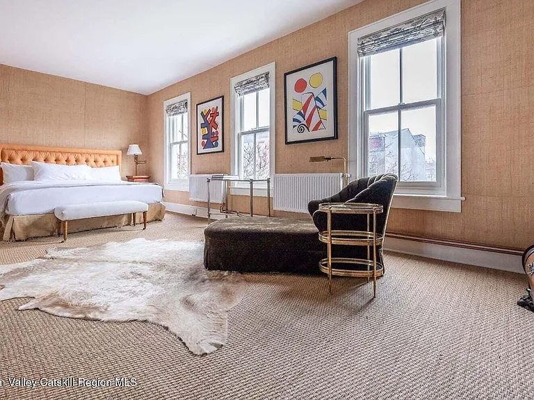 613 Warren St #2 — Photo 4