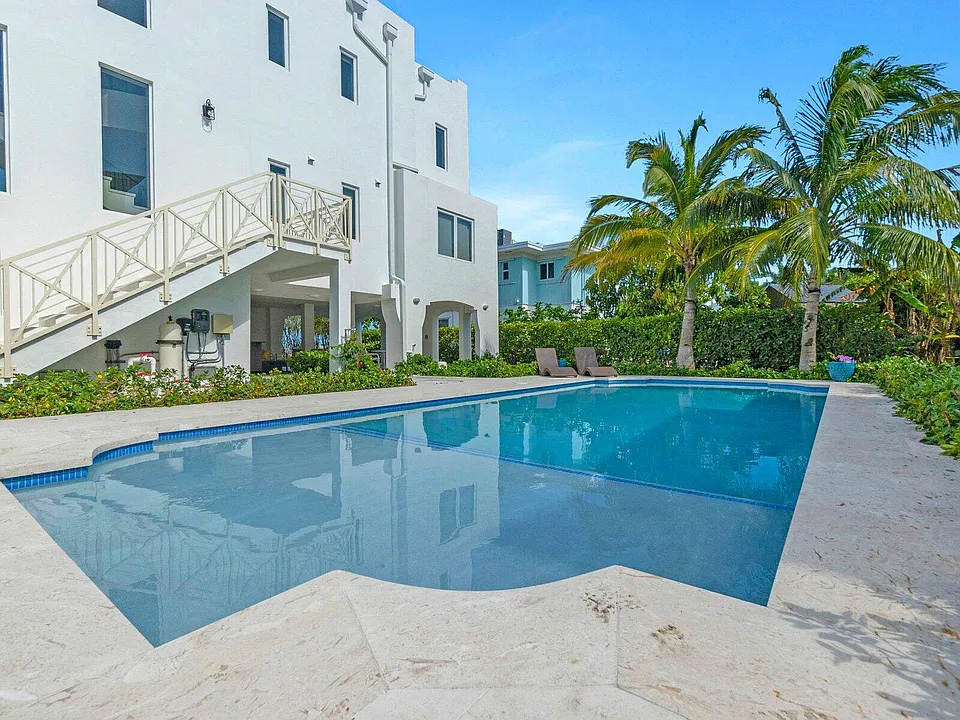 317 E Seaview Cir
