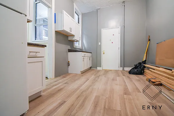 Rented by ERNY LLC | media 16