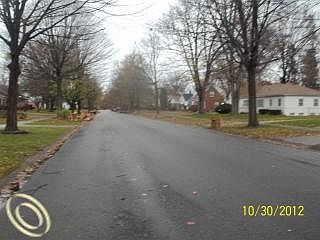 3rd image of 14321 Piedmont St