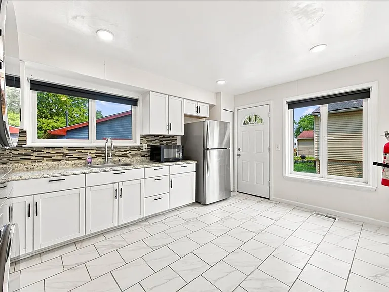 15432 Orchard St — Photo 12