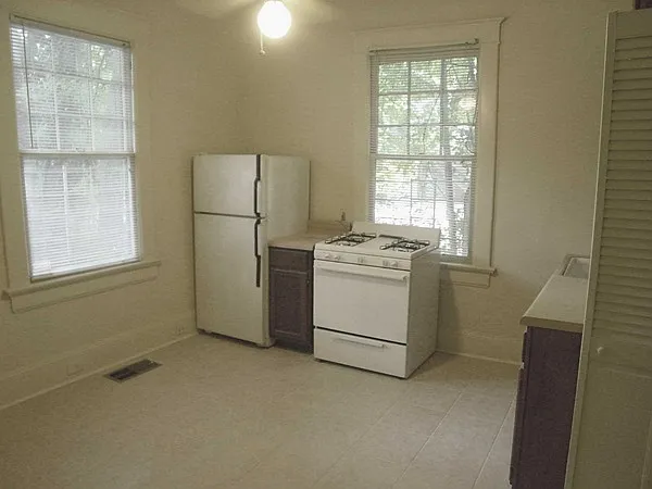 629 Cleburne Ter NE — Photo 21