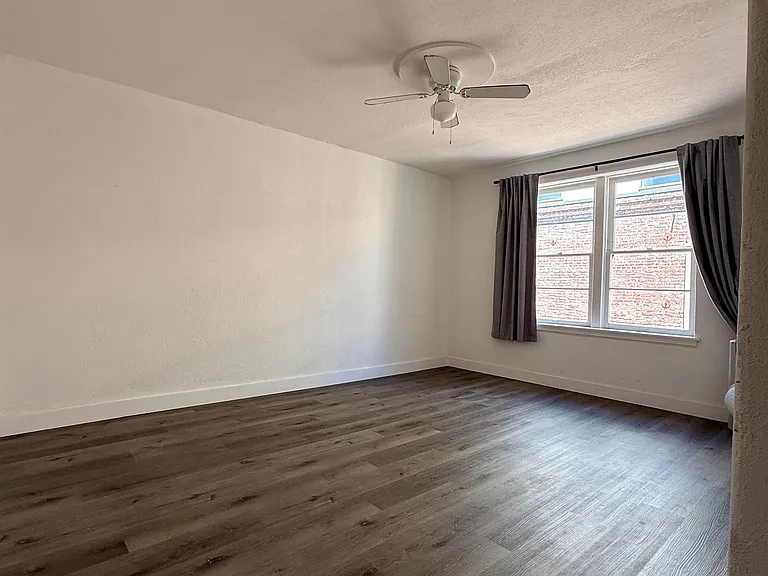 15 N Raymond Ave #13 — Photo 2