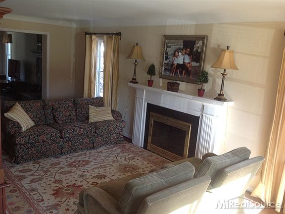 2nd image of 292 Mount Vernon Ave