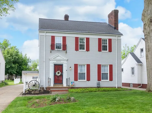 8223 Bauerdale Ave, Parma, OH 44129