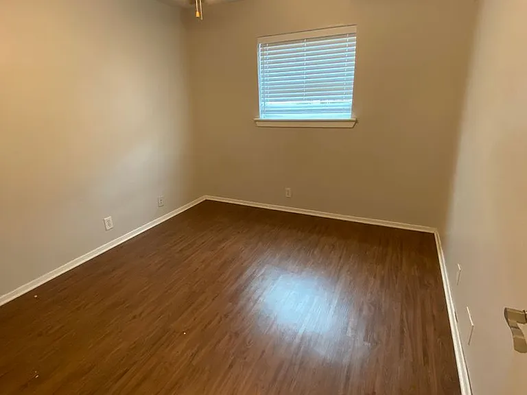 2428 Louise St #2505 — Photo 60