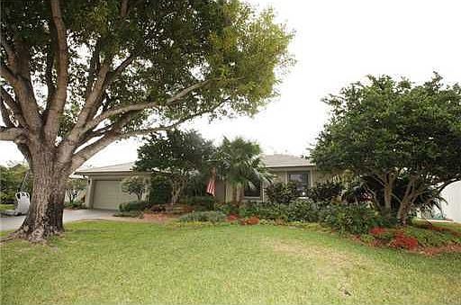 1st image of 872 E Plantation Cir