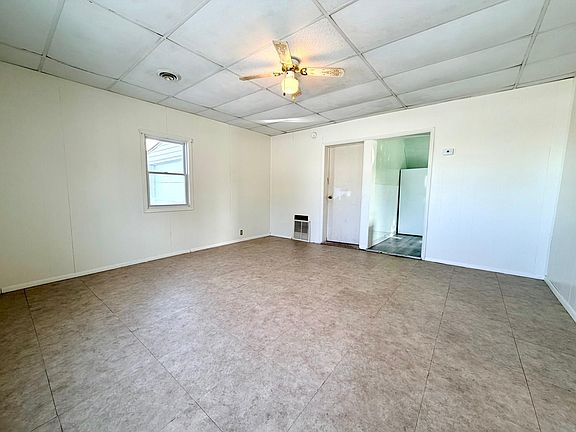 3rd image of 114 S Thompson Ave