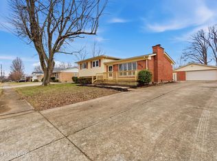 8712 Cottingham Way, Louisville, KY 40258