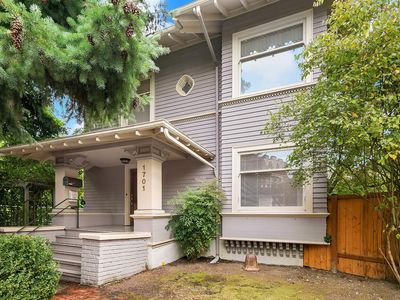 1701 E John St, Seattle, WA, 98112