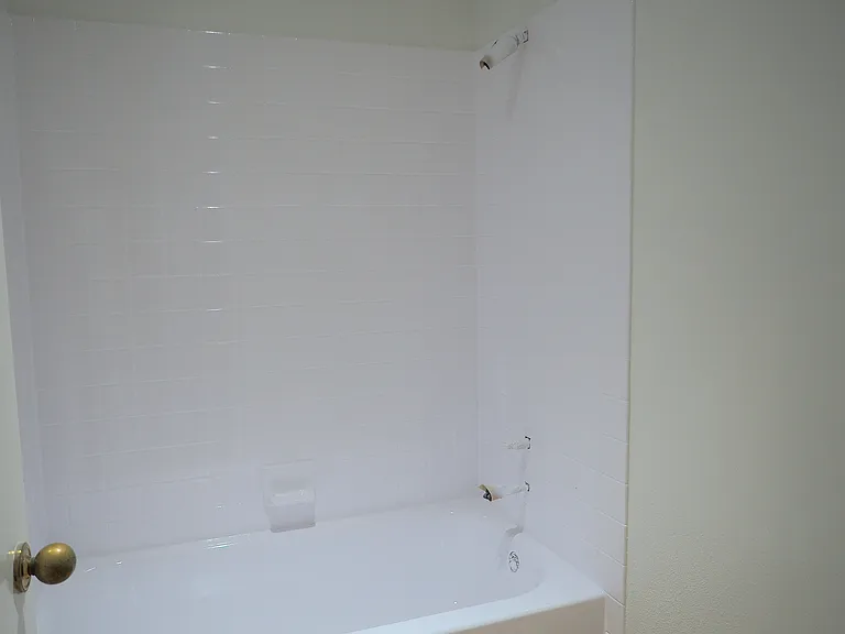 108 Almador — Photo 11