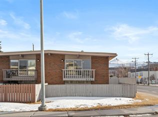 8547 N 47th Ave NW, Calgary, AB T3B 1Z8
