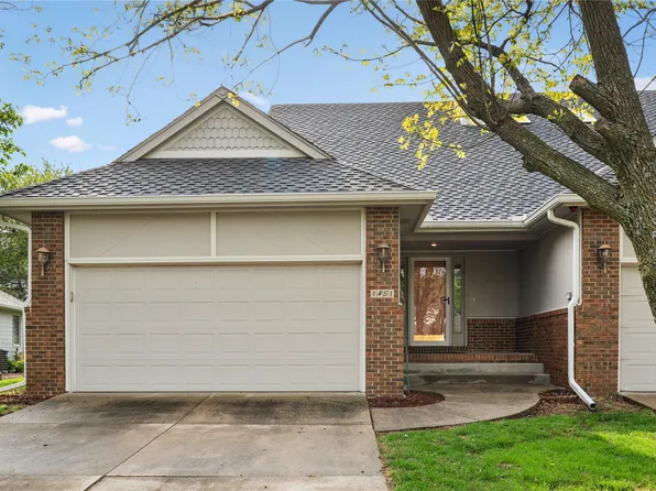 1451 Dover Bay Dr, Clive, IA 50325