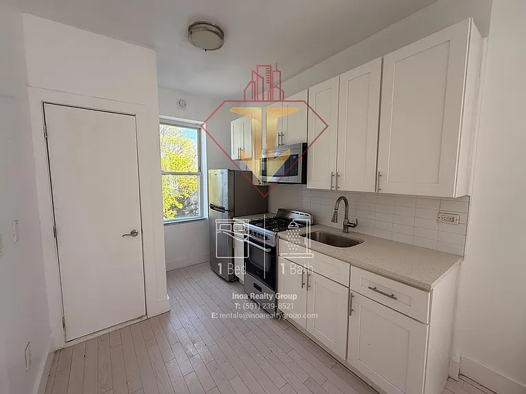 238-240 Garfield Ave #23 — Photo 3