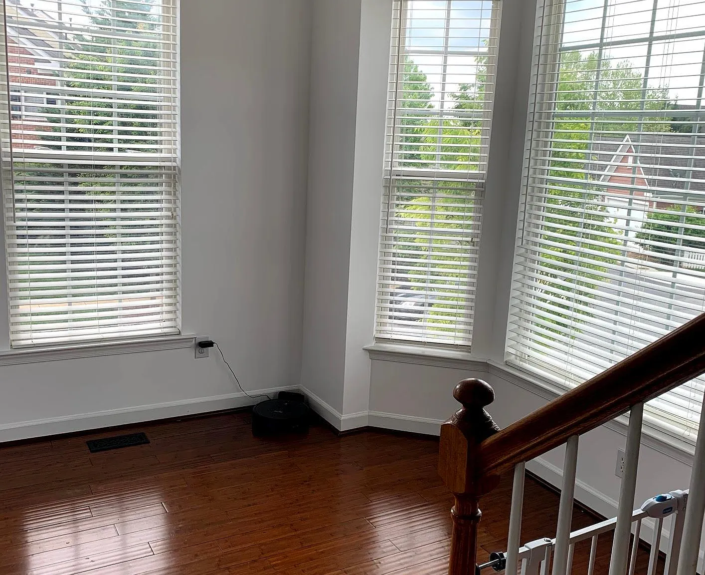 3 bed, 3.5 bath, 2379 sqft, $3,000 — Photo 4