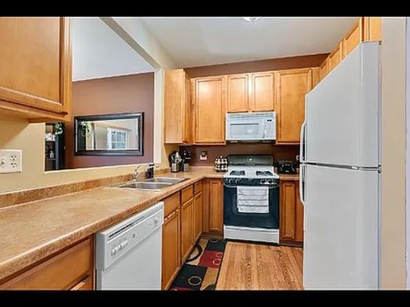 2415 Brush Hill Cir, Joliet, IL 60432