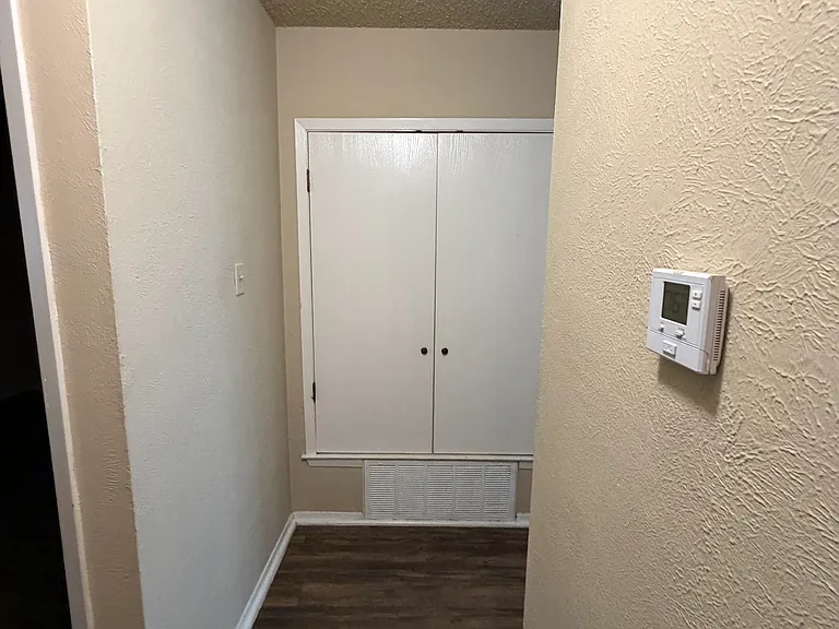 11904 Alpheus Ave #C — Photo 32