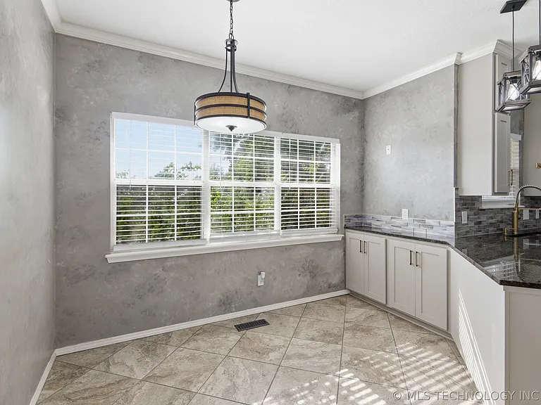 9718 S 99th East Ave — Photo 10