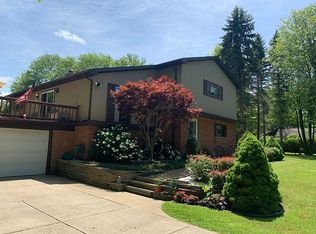 19 Wildwood Ln, Orchard Park, NY 14127