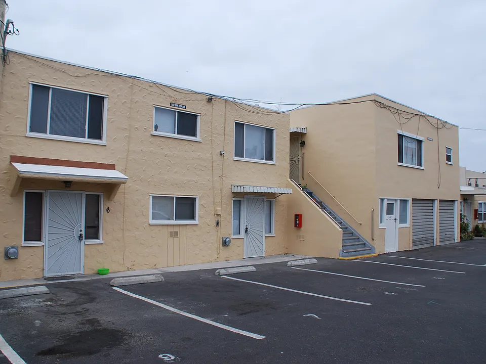 158 N Ventura Ave