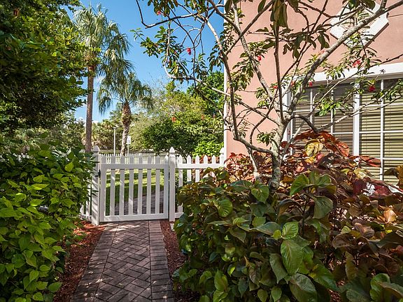 5th image of 9393 NW 16th St