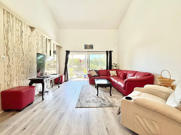 550 Ebbtide Cir — Photo 9