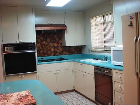 Spacious Eat-in Kitchen