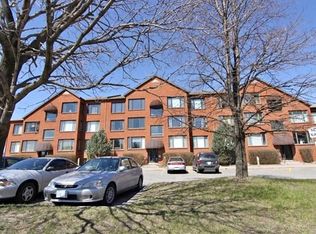 1974 Saint Laurent Blvd #101-UNIT 101, Ottawa, ON K1G4L5