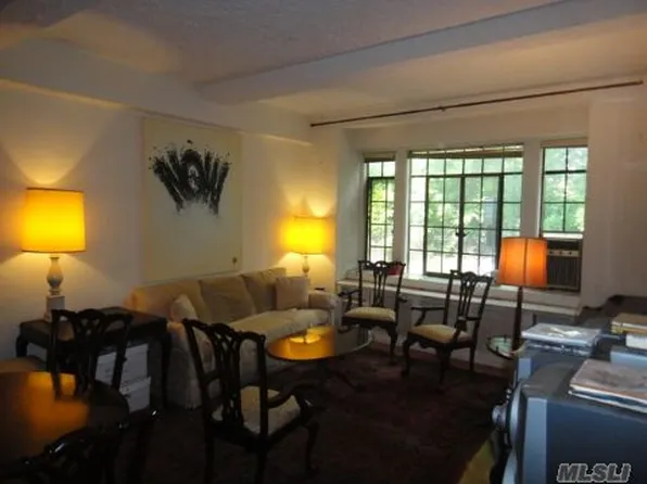 10 Holder Place image 1 of 9