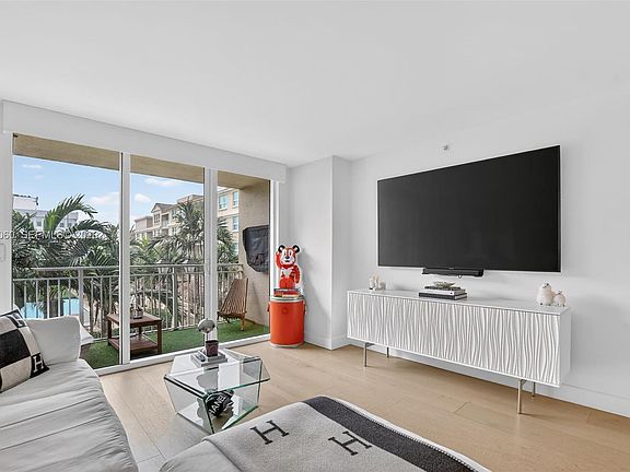 4th image of 99 SE Mizner Blvd APT 824