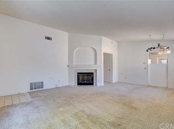 2nd image of 2032 Nuevo St