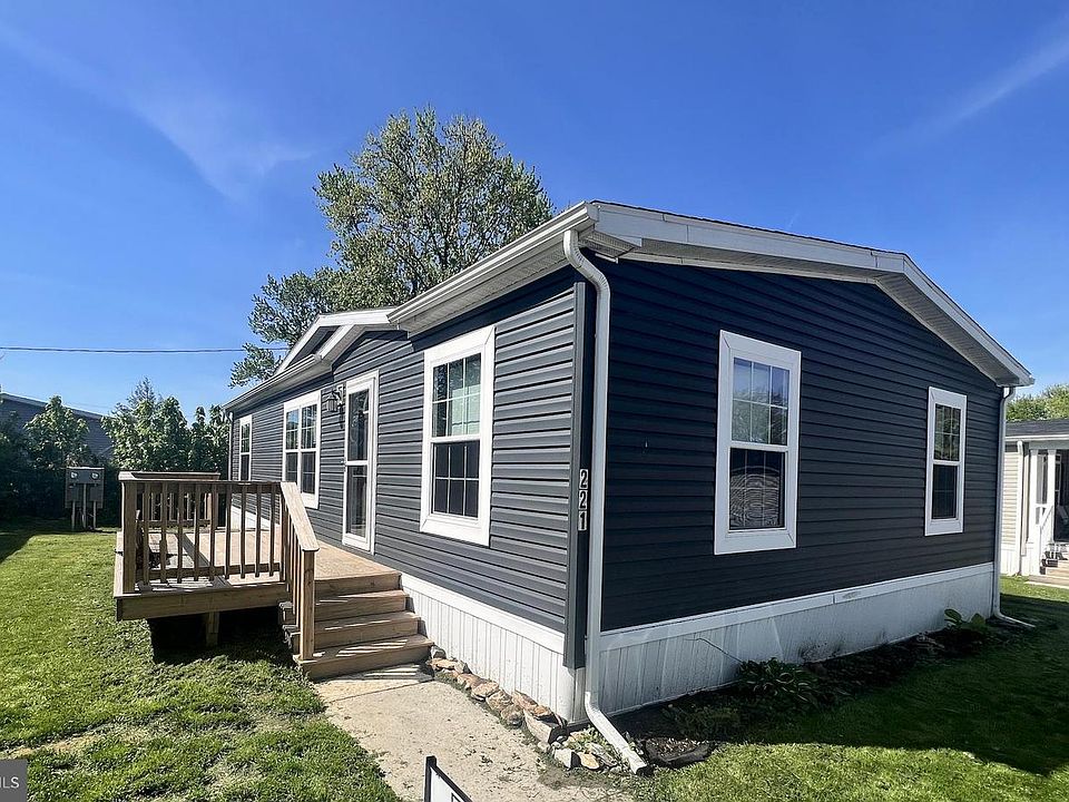 1st image of 221 Jamie Ln