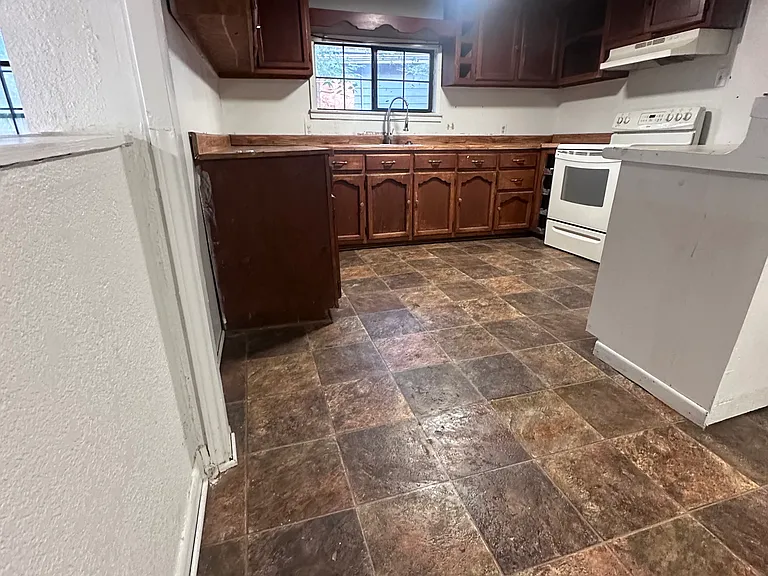 929 Anderson St — Photo 5